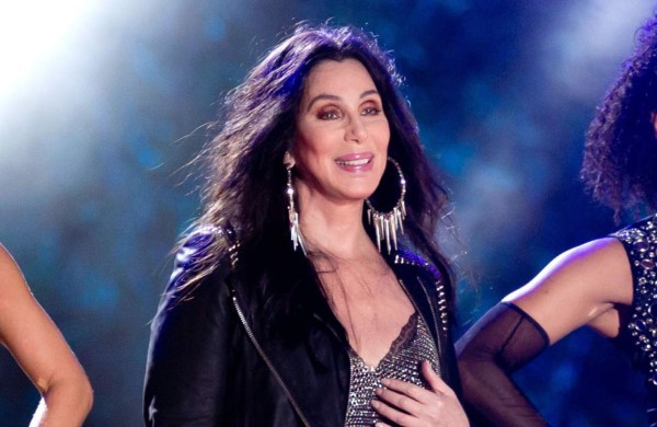 Cher, demandada por no querer bailarines negros en su gira