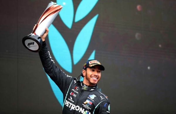 Lewis Hamilton gana su séptimo mundial de Fórmula 1 e iguala al legendario Michael Schumacher