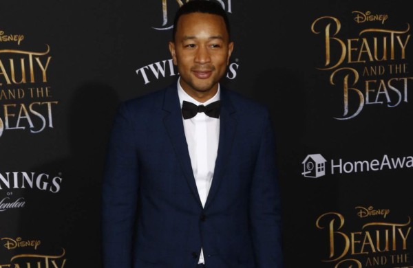 El curioso regalo que recibió John Legend