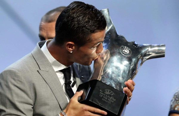 Cristiano Ronaldo gana el premio al Mejor Jugador de la UEFA