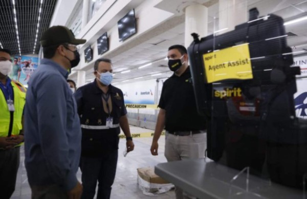 Reabre aeropuerto de San Pedro Sula que quedó inundado por tormentas Eta y Iota