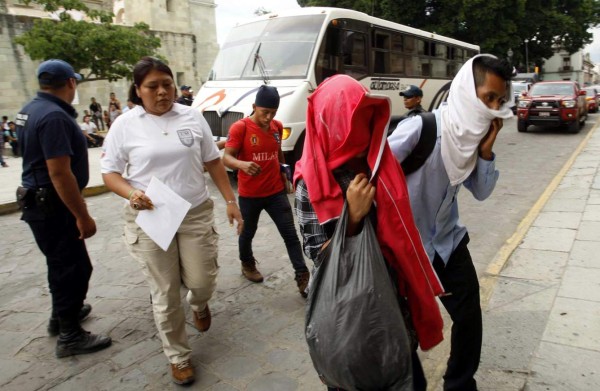 Detienen a otros 16 migrantes hondureños en México