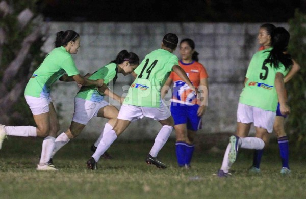 Liga Femenina: Marathón La Prensa gana y acerca al bicampeonato