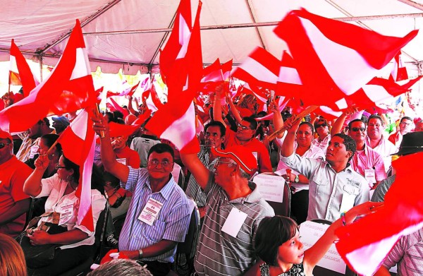 División liberal por la reelección presidencial