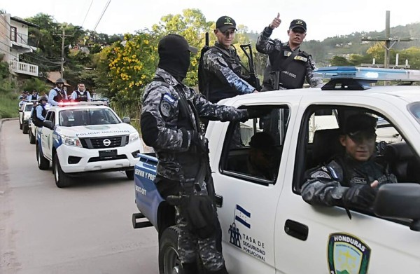 Los policías vuelven a labores y se restablece la seguridad