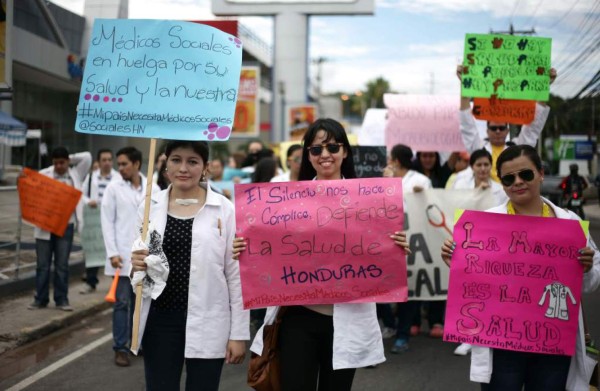 Honduras: 1,500 médicos en servicio social anuncian paro a nivel nacional  