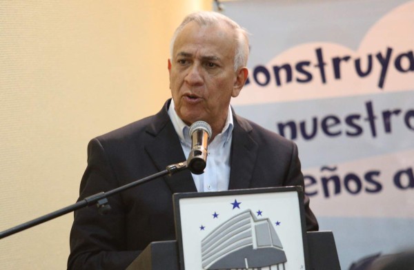 Mauricio Oliva convoca a diálogo para reformas electorales