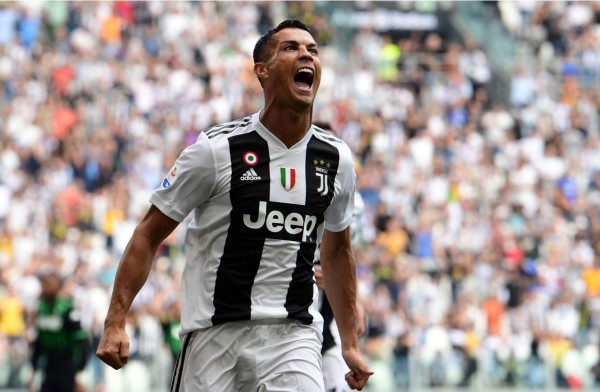 Cristiano Ronaldo se estrena como goleador en la Juventus con un doblete