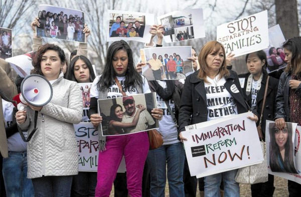 Inmigrantes casados con ciudadanos ya pueden pedir perdón