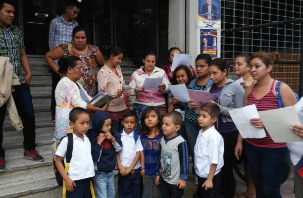 Denuncian cierre de preescolar en escuela sampedrana