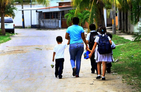 2,000 niños hondureños huyen de escuelas por acoso de mareros