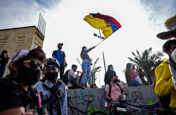 Duque exige el cese de bloqueos, en el marco de las masivas protestas en Colombia