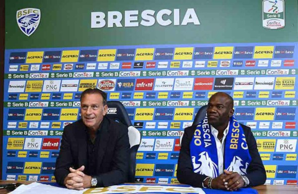 Presidente del Brescia explica la causa del despido de David Suazo