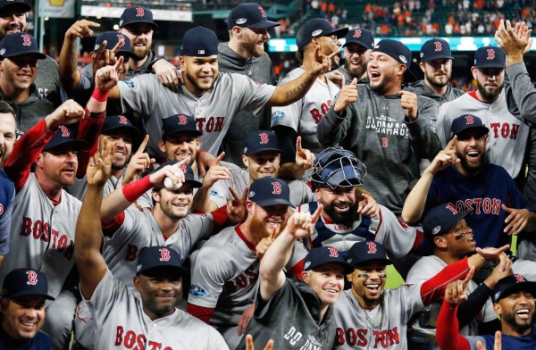 Medias Rojas de Boston destronan a Astros y van a la Serie Mundial de Béisbol