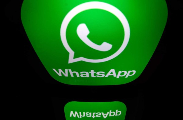 WhatsApp retrasa cambiar sus normas de servicio tras huida de usuarios