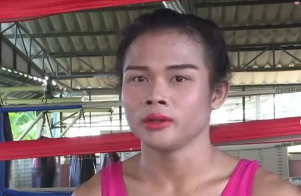 Nong Roxe, boxeadora transexual tailandesa con puños de acero