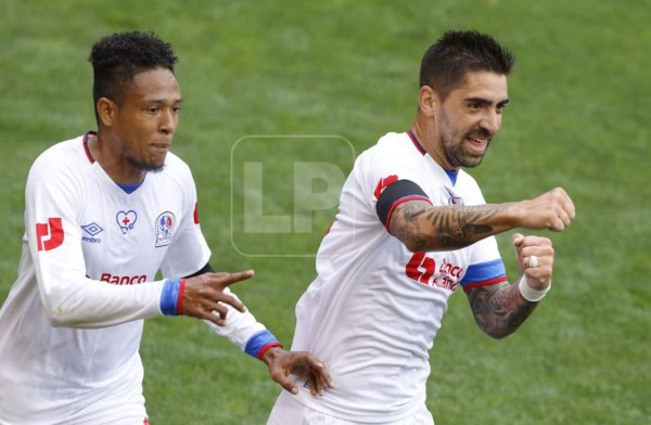 Cristian Altamirano a pase del argentino Gastón Díaz puso el primer tanto del juego. Foto Edwin Romero.