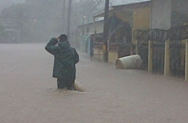 Se cancela hoy la toma de posesión del alcalde porteño por inundaciones