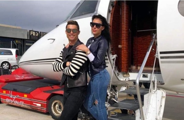 Cristiano Ronaldo de vacaciones en Grecia con Georgina Rodríguez mientras se resuelve su futuro