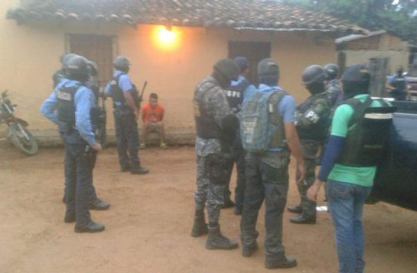 En allanamientos capturan a tres hondureños en Olancho