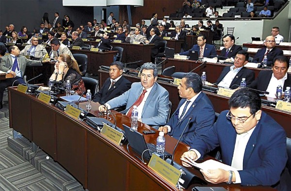 Diputados hondureños darán su aporte al Partido Liberal