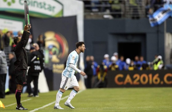 Argentina cierra la fase de grupos con goleada a Bolivia