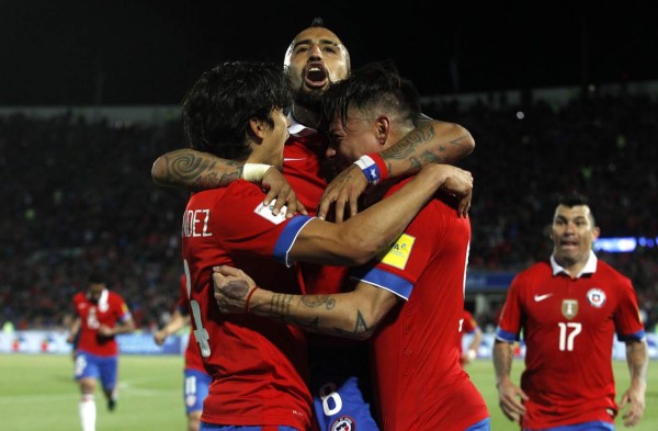 Chile hace historia y derrota a Brasil en un duelo de alto voltaje