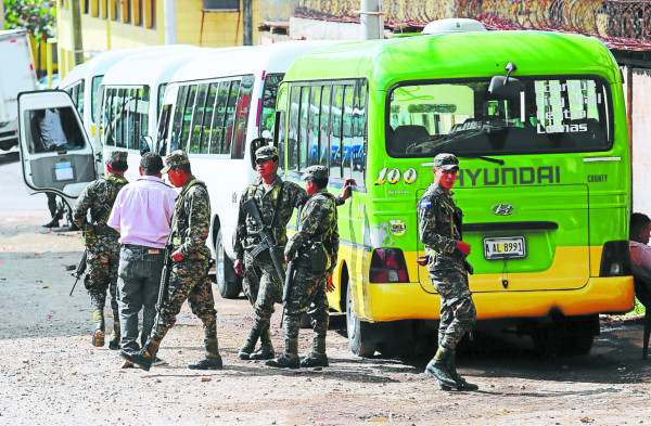 Paran buses, hartos de ser víctimas de extorsiones