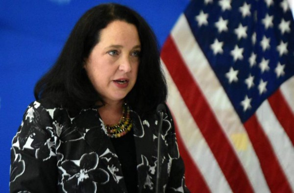 Acusan a Bukele de 'intentar intimidar' a diplomática de EEUU en El Salvador