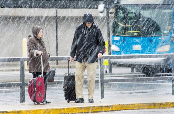 Nueva tormenta de nieve obliga a cancelar más de mil vuelos en noreste de EUA