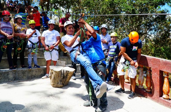 'Canopy” y 'river tubing”, aventuras extremas en el occidente de Honduras