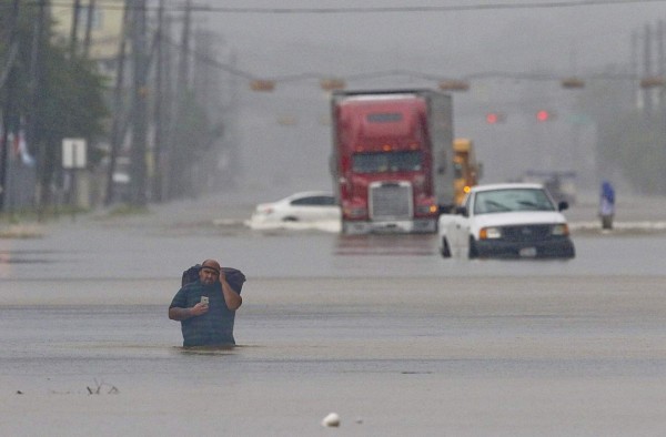 Houston sucumbe ante inundaciones. Ya suman cinco los muertos