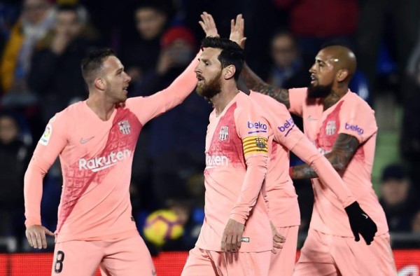 Messi guía triunfo del Barcelona ante Getafe y se afianza en la cima