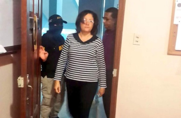 Envían a cárcel de mujeres a exfiscal de La Ceiba