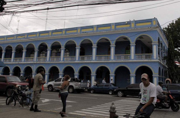 Ministerio Público y la Atic inspeccionan alcaldía de La Ceiba