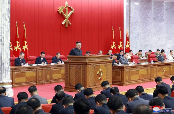 Corea del Norte debe prepararse para 'la confrontación' con EEUU, advierte Kim Jong Un