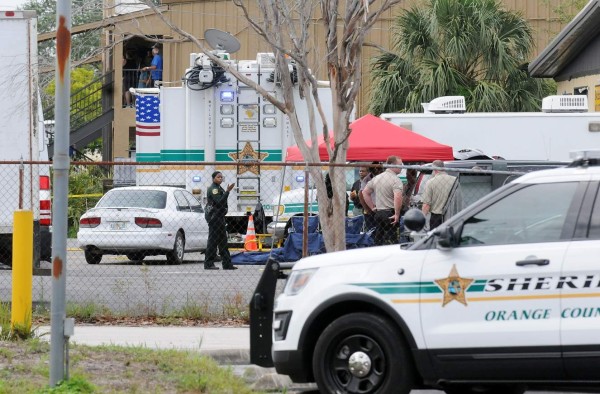Hombre atrincherado en Florida mata a cuatro niños y se suicida