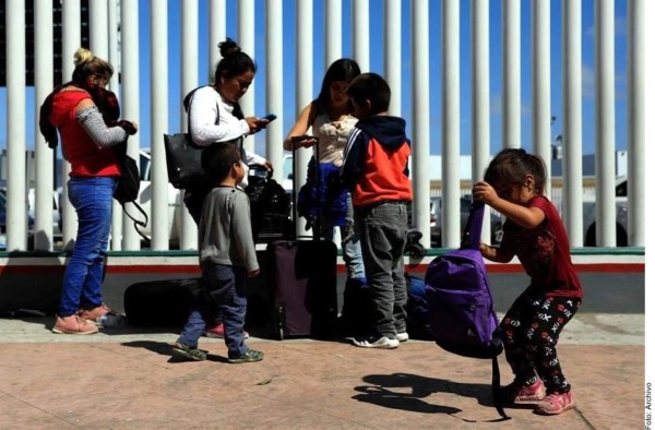 México abrirá aulas para que niños migrantes estudien mientras esperan asilo de EEUU
