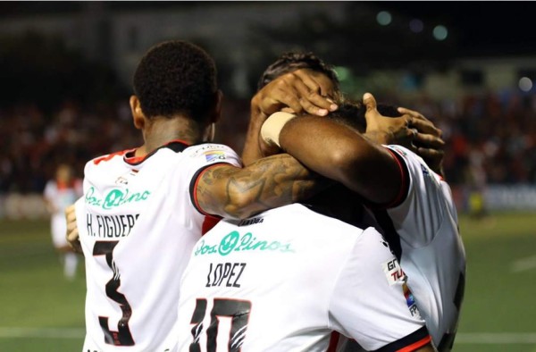 Alajuelense gana de visita al Guadalupe FC con tres goles de hondureños