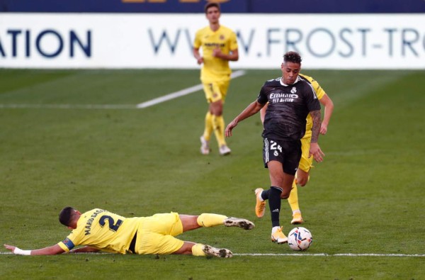 El árbitro levantó su banderín: El polémico gol de Mariano Díaz en el Villarreal - Real Madrid