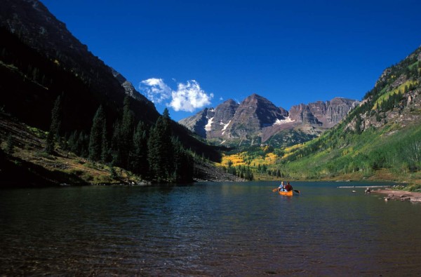 Las Maroon Bells reflejan su belleza