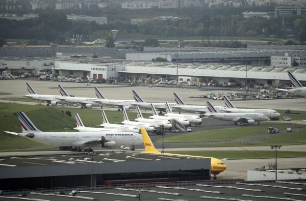 Pilotos franceses en huelga paralizan vuelos en ese país