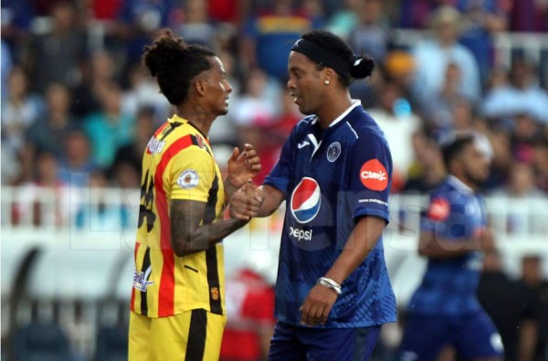 Wilfredo Barahona: 'A Ronaldinho le dije que me diera su firma que me la tatuaría en mi cuello'