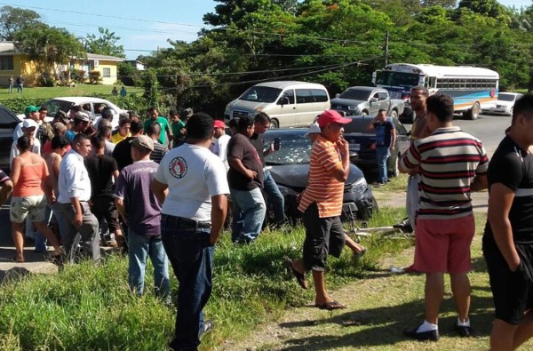 Tirotean un carro en La Ceiba: un muerto y un herido