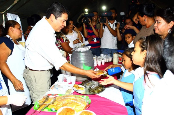 Gobierno de Honduras enriquece con huevo la merienda que entrega a escolares