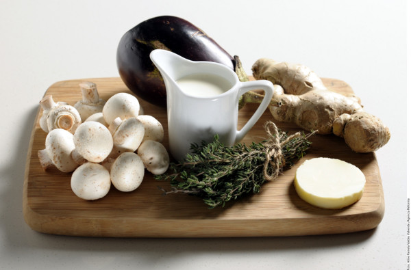 Cómo preparar una crema de hongos y berenjena