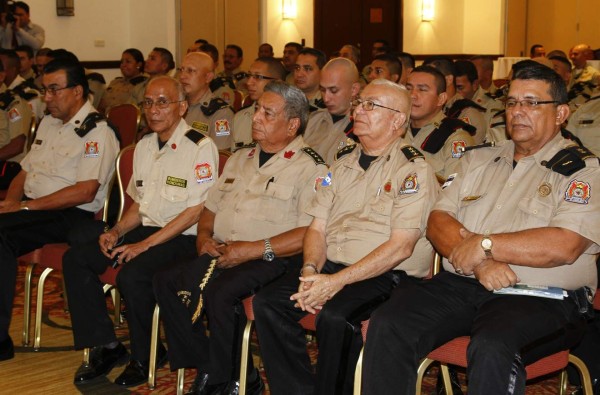 Gradúan a 63 inspectores de bomberos en seguridad e higiene