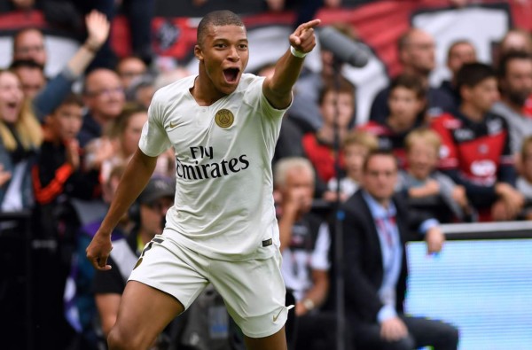 Mbappé y Neymar dieron la victoria al PSG ante Guingamp