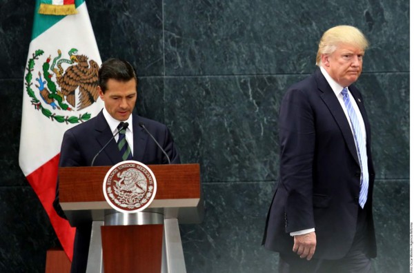 El presidente de México, Enrique Peña Nieto, recibió a Donald Trump, el nuevo presidente de Estados Unidos.