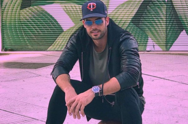 William Levy se defiende de sus seguidores 'venenosos' 